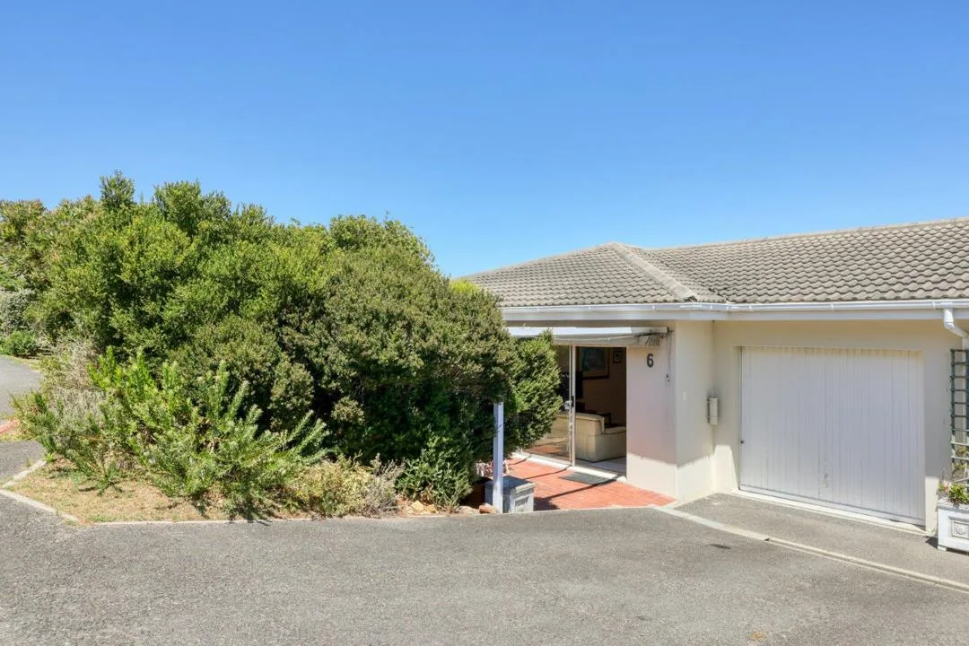 2 Bedroom House for sale in Noordhoek Manor