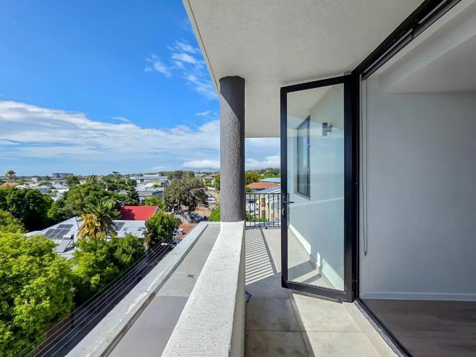 2 Bedroom Apartment / flat for sale in Claremont