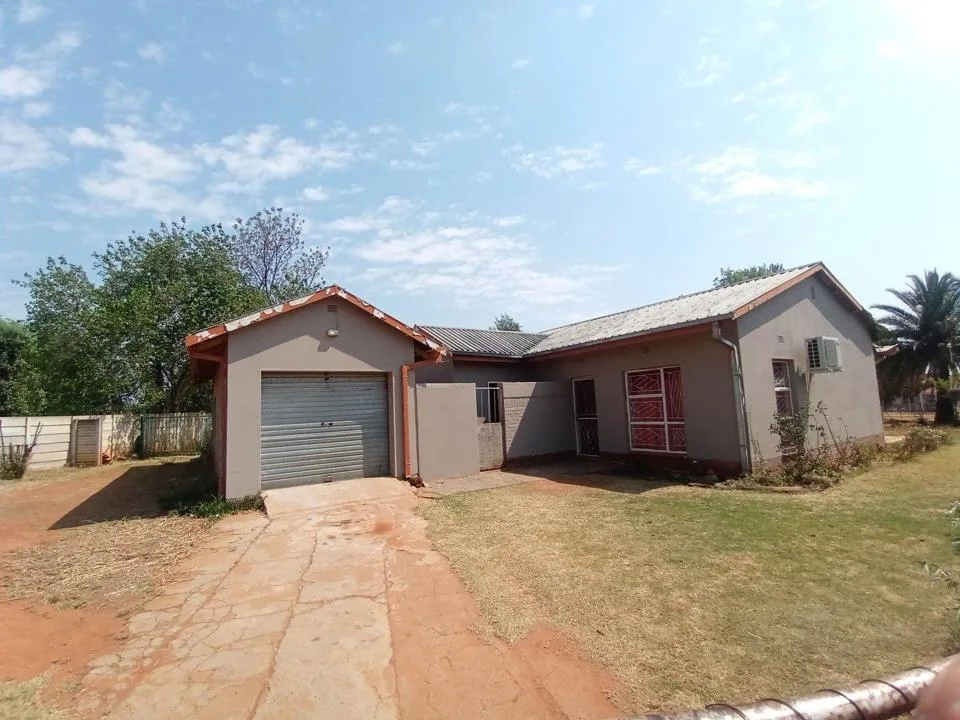 3 Bedroom House for sale in Warrenton