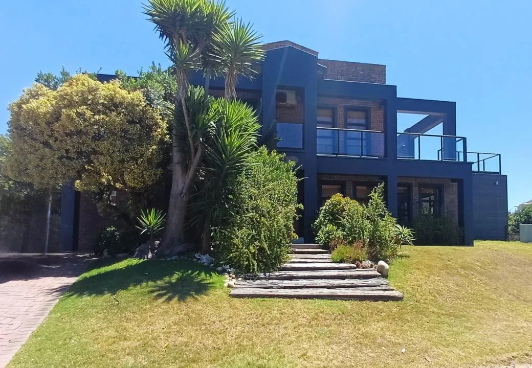 6 Bedroom House to rent in Ferreira Town