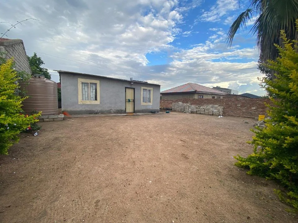 2 Bedroom House for sale in Seshego F