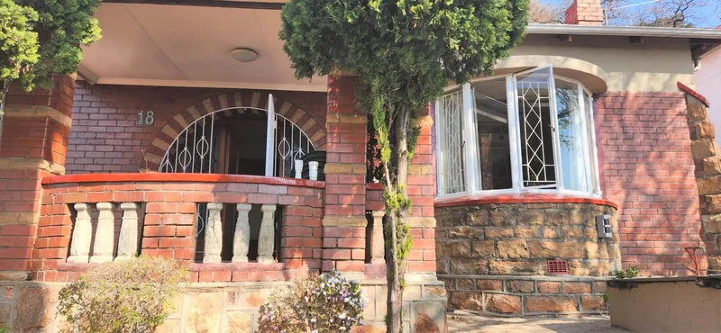 3 Bedroom House in Kensington