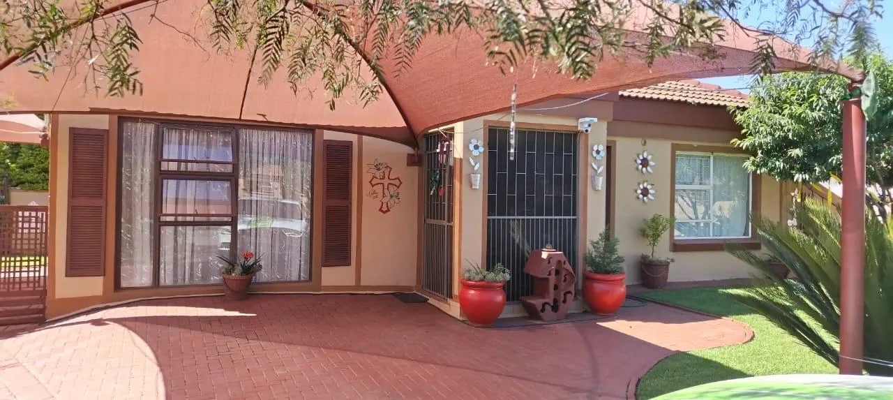 3 Bedroom Townhouse for sale in Vanderbijlpark CE 2