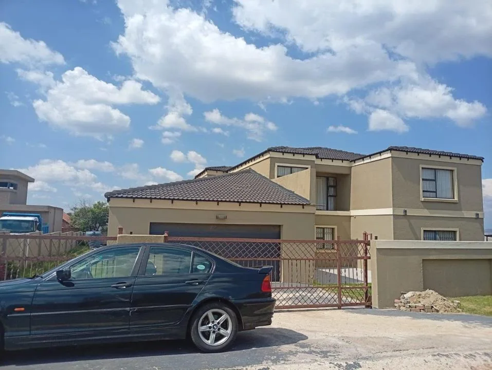 5 Bedroom House to rent in Model Park