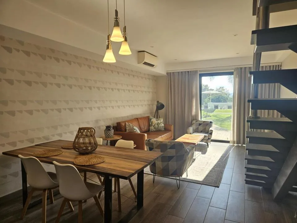 2 Bedroom Apartment / flat for sale in Ashlea Gardens