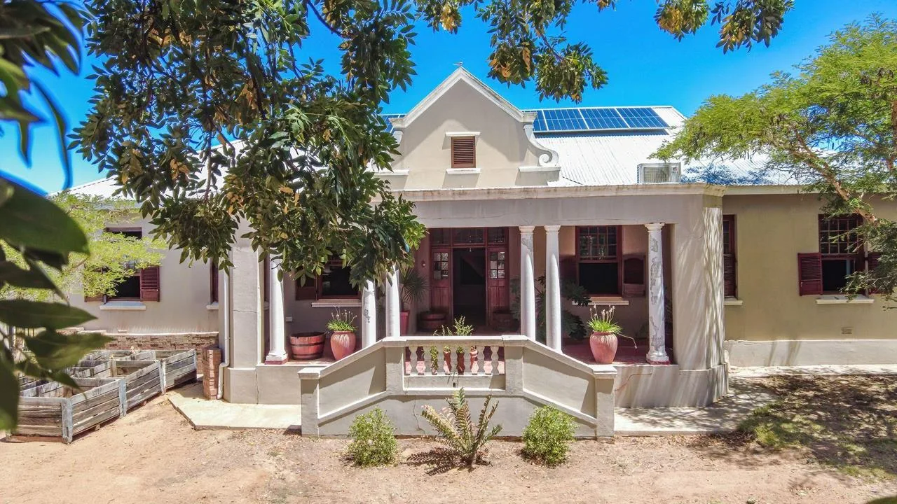 5 Bedroom House for sale in Moorreesburg