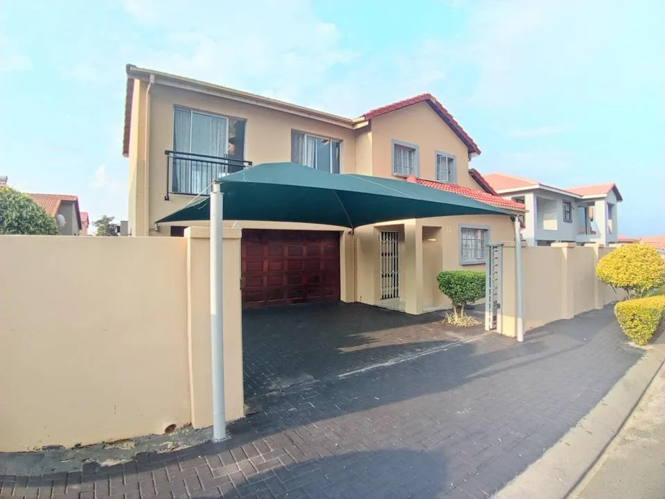 4 Bedroom House to rent in Waterkloof AH
