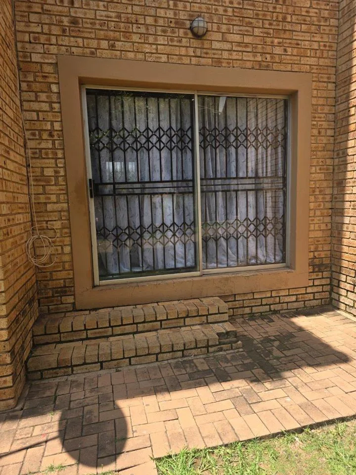2 Bedroom Apartment / flat for sale in Greenhills