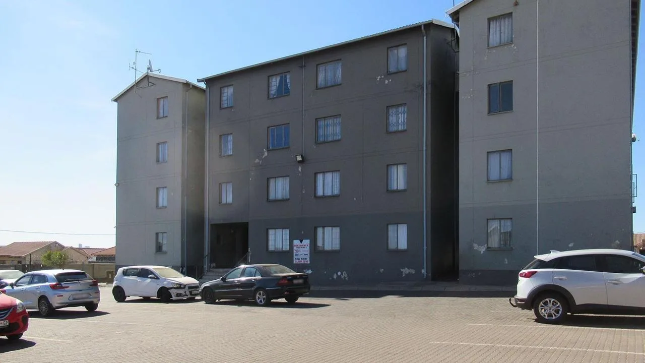 2 Bedroom Apartment / flat for sale in Fleurhof