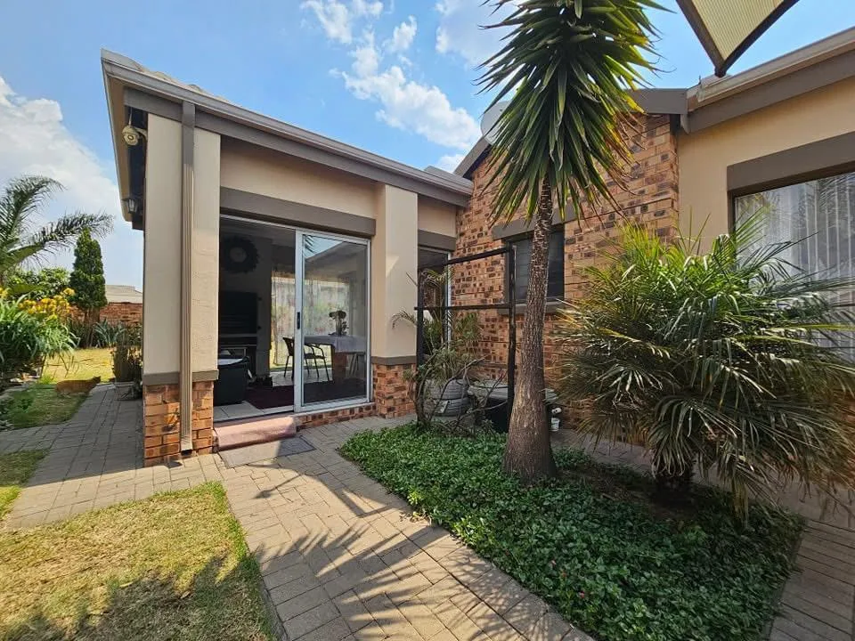 3 Bedroom Townhouse to rent in Die Heuwel