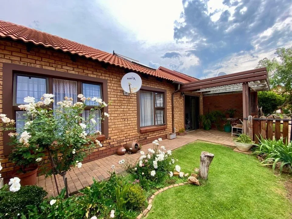 2 Bedroom Townhouse for sale in Willow Park Manor