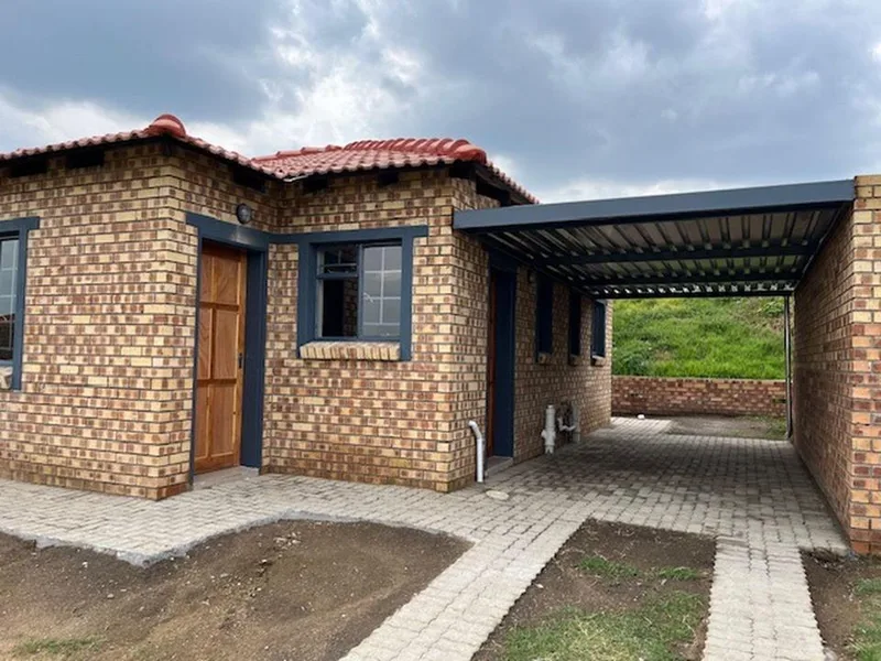 3 Bedroom Townhouse for sale in Evander