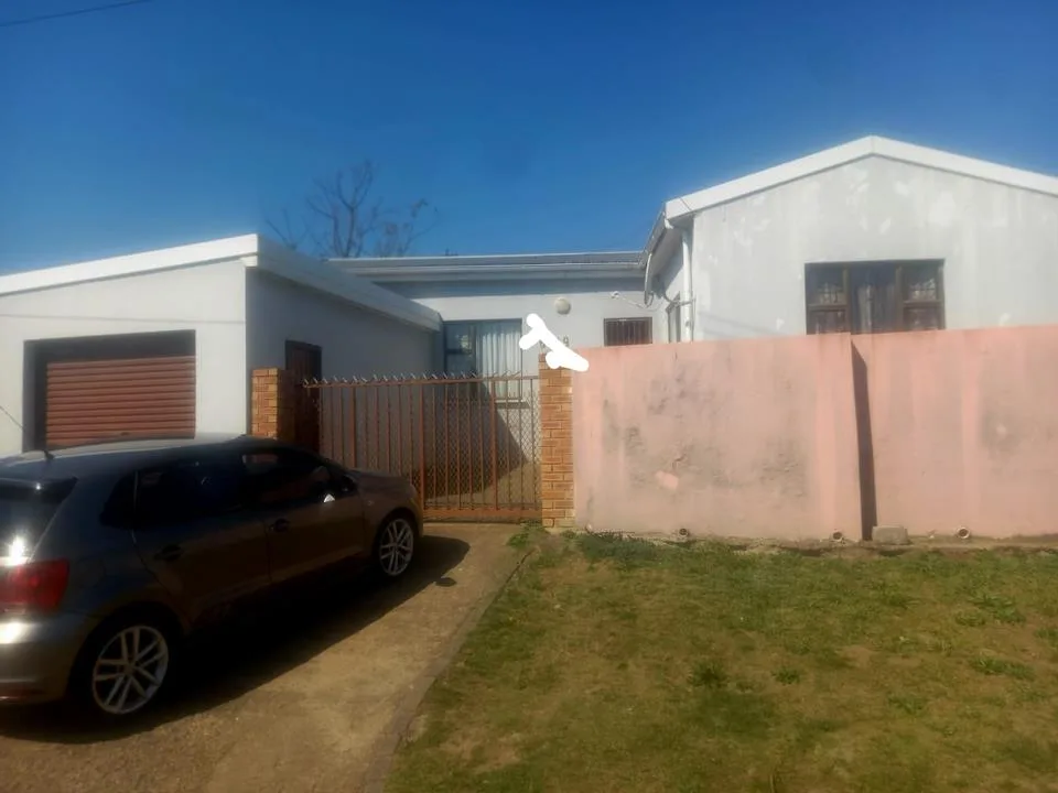 2 Bedroom House for sale in Mdantsane Nu 3