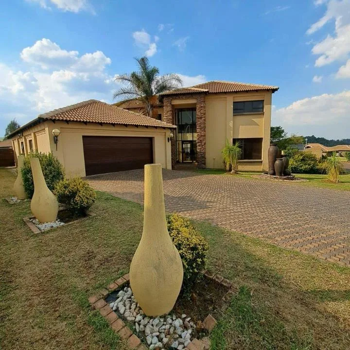 5 Bedroom House for sale in Bankenveld Estate