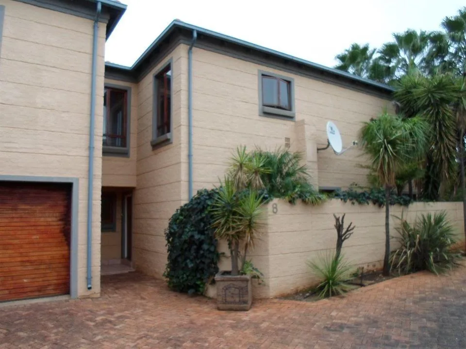 3 Bedroom Townhouse to rent in Centurion Golf Estate