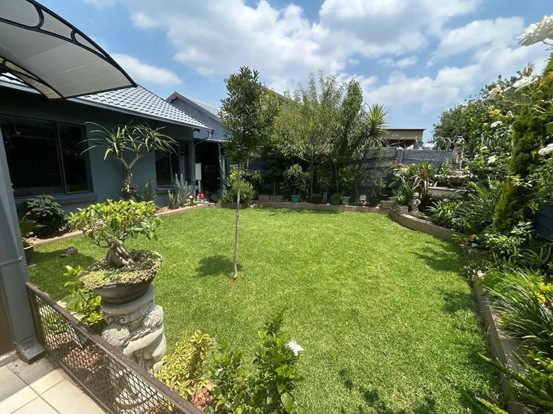 3 Bedroom Townhouse for sale in Halfway Gardens