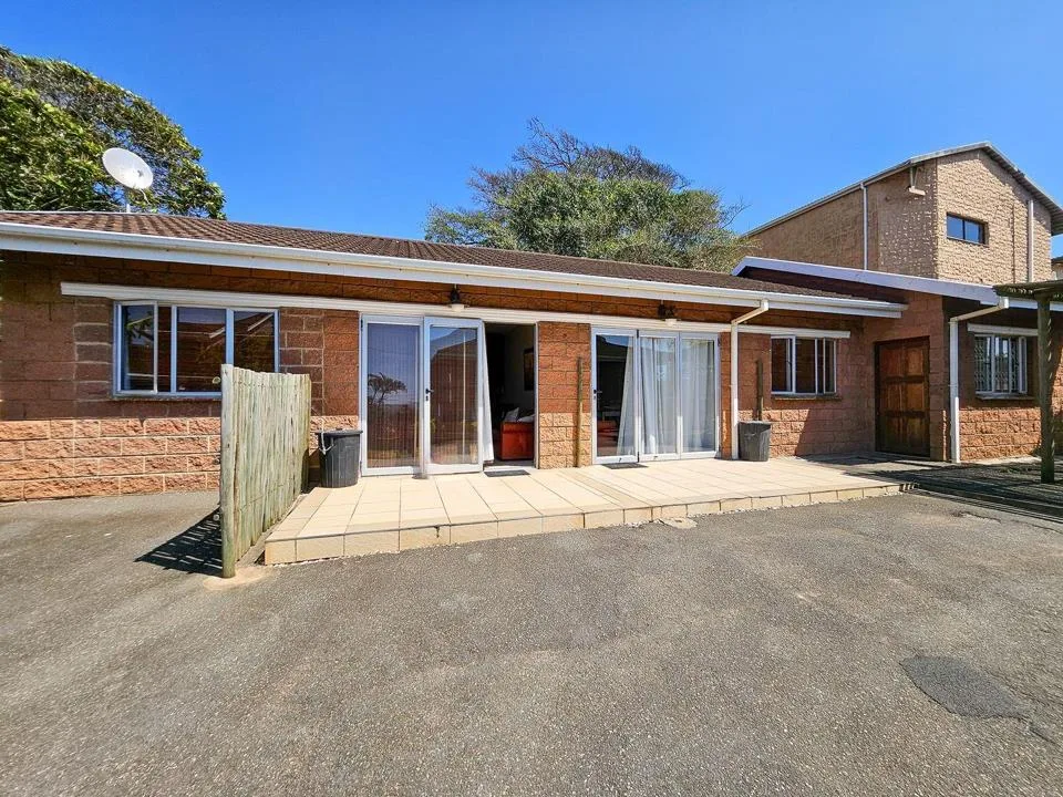 2 Bedroom House to rent in Amanzimtoti