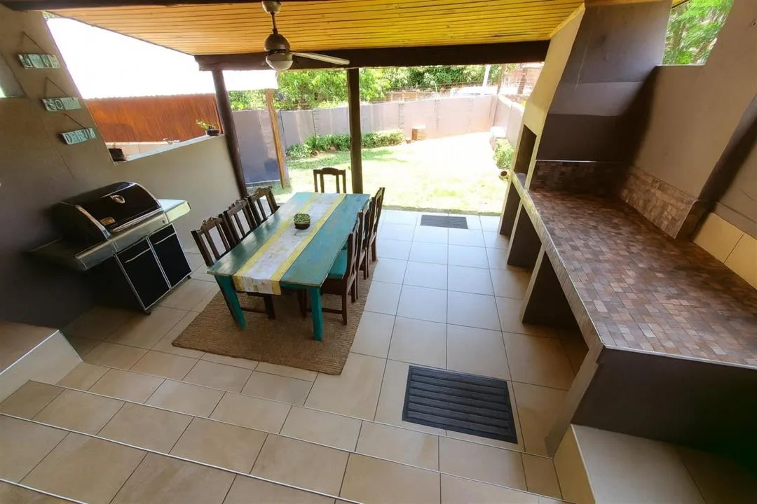 2 Bedroom Townhouse for sale in Komatipoort