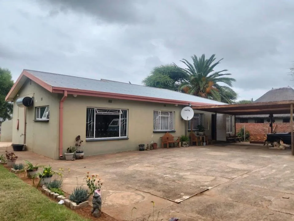 3 Bedroom House for sale in Hartswater