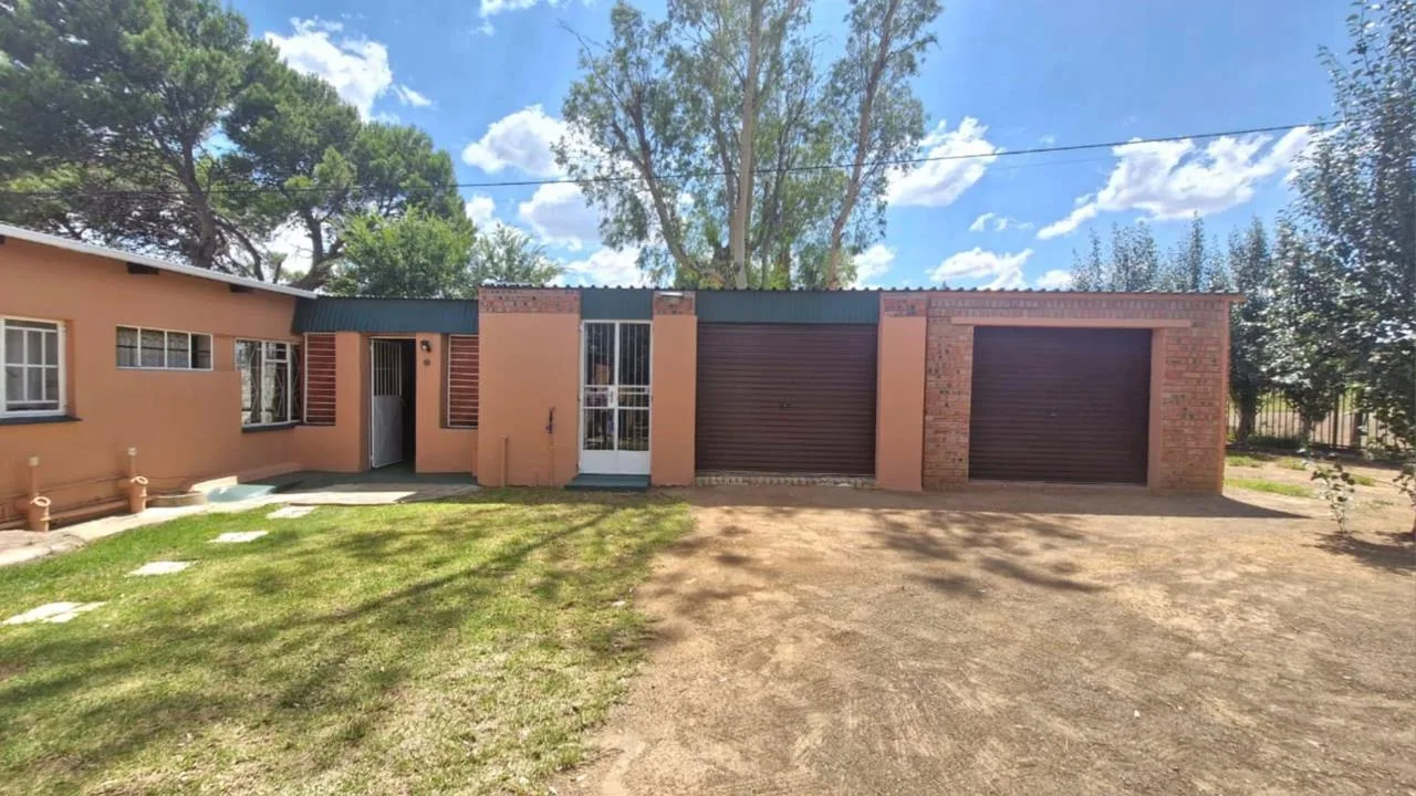 7 Bedroom House for sale in Edenburg