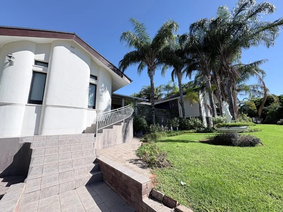 4 Bedroom House for sale in Die Rand