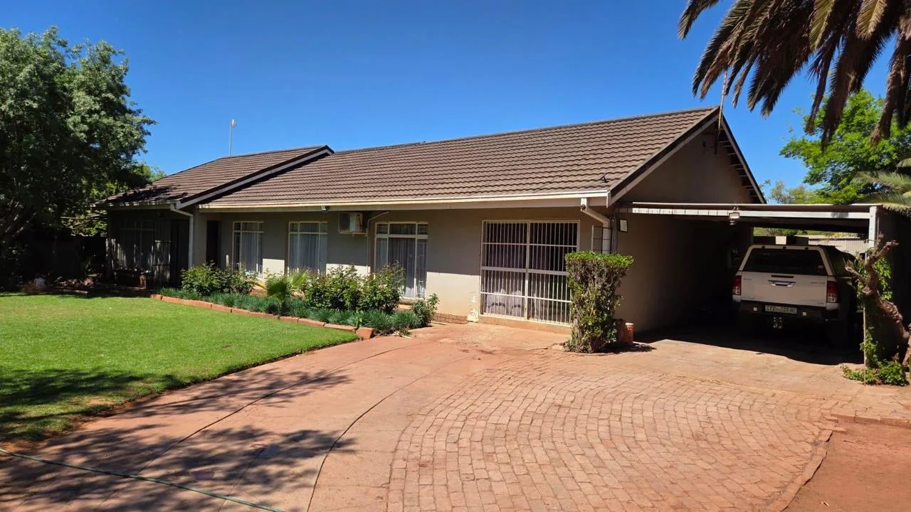 3 Bedroom House for sale in Postmasburg