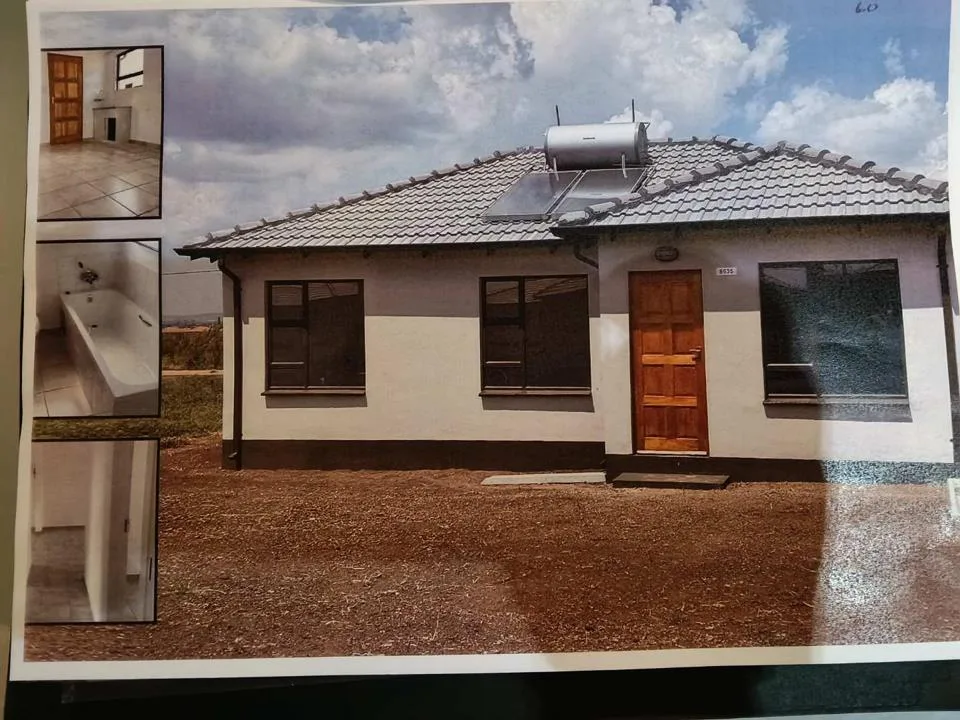3 Bedroom House for sale in Crystal Park
