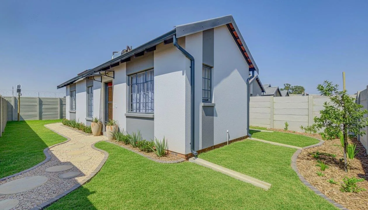 3 Bedroom House for sale in Sky City