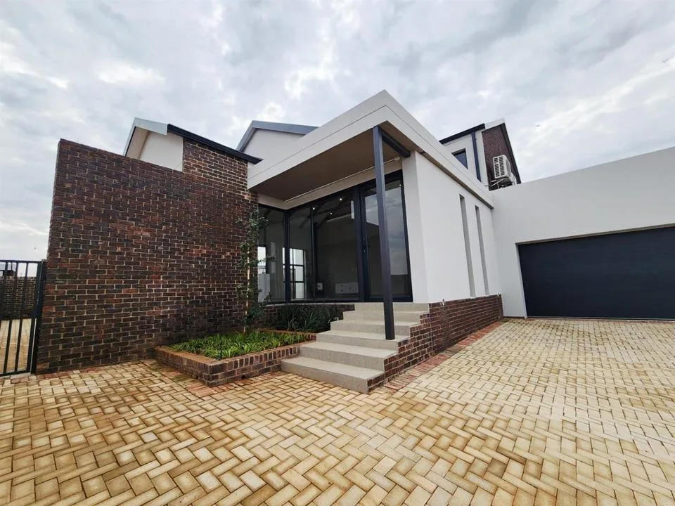 3 Bedroom House to rent in Van Der Hoff Park