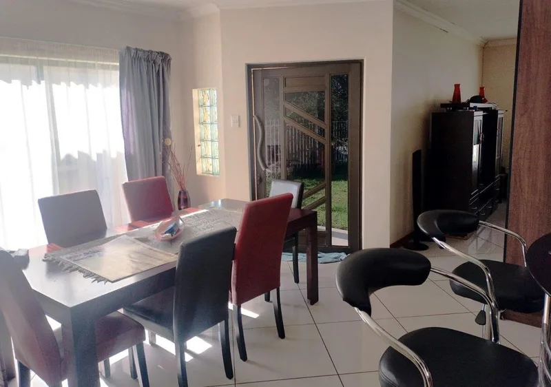 3 Bedroom House for sale in Mandela View