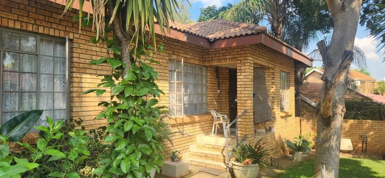 3 Bedroom House for sale in Azalea Park