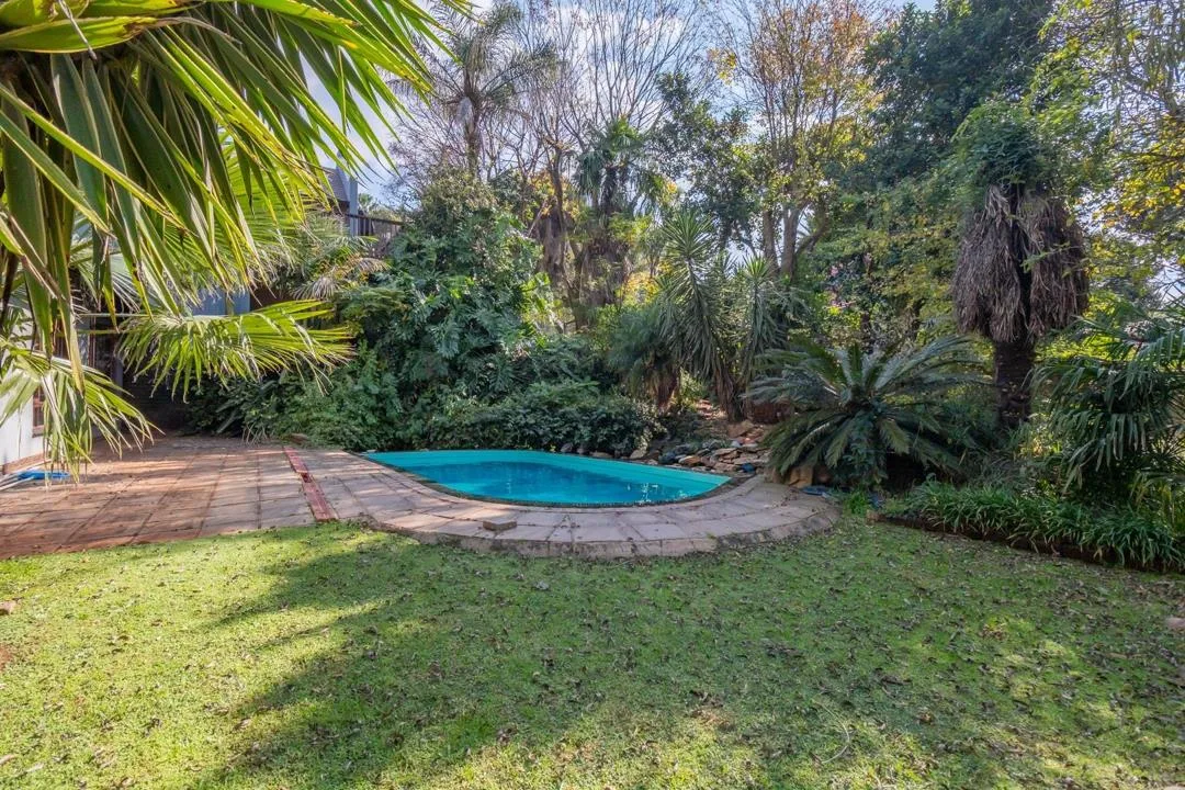 5 Bedroom House for sale in Helderkruin