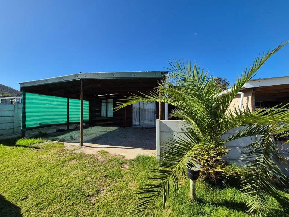 2 Bedroom House for sale in Franskraal