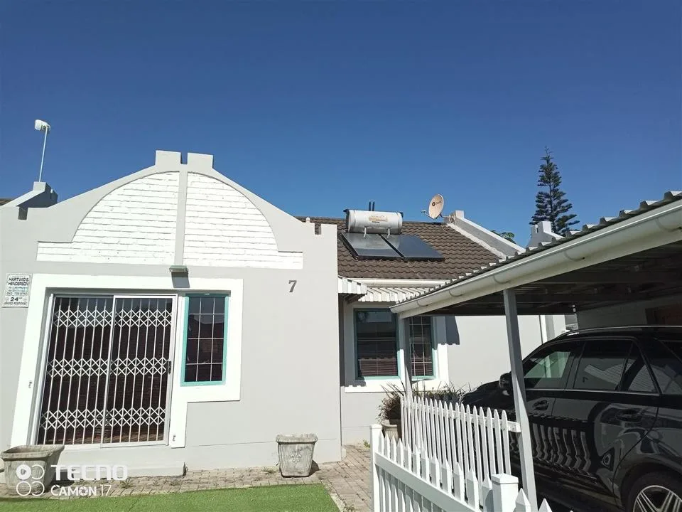 2 Bedroom House for sale in Abbotsford