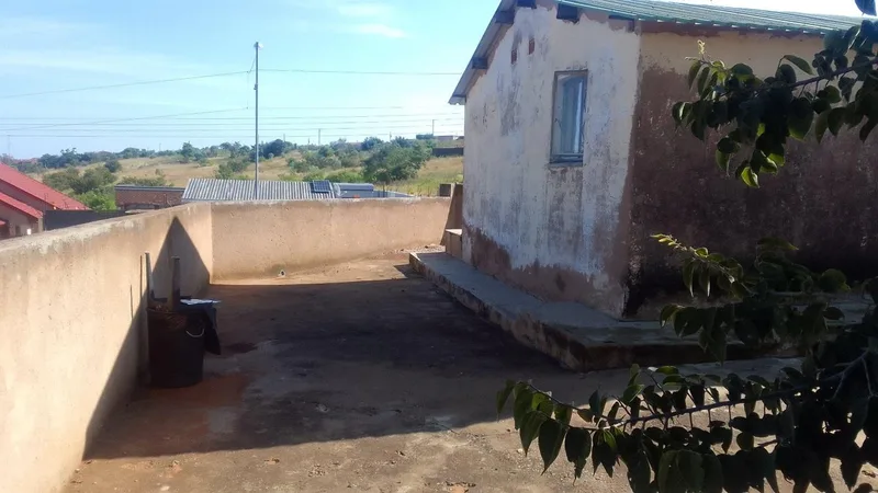 2 Bedroom House for sale in Soshanguve F