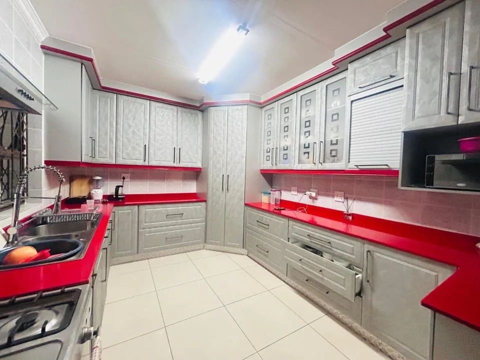 4 Bedroom House to rent in Brackenham
