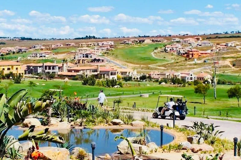 5 Bedroom House in Blue Valley Golf Estate