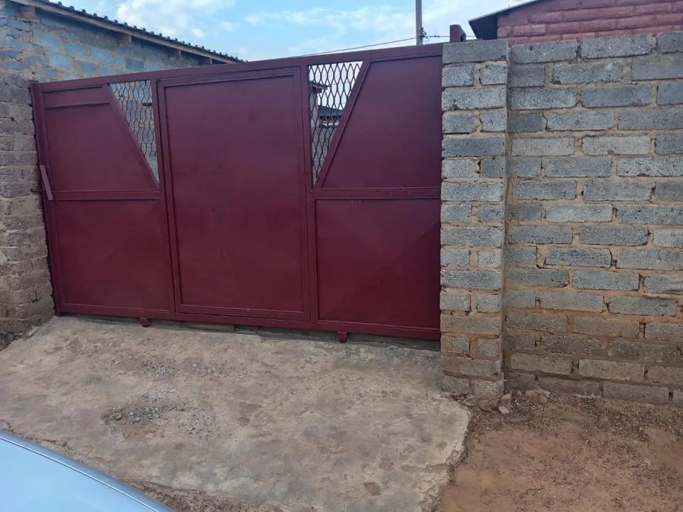 2 Bedroom House for sale in Orange Farm
