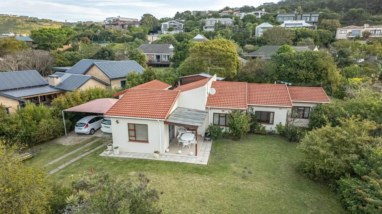 3 Bedroom House for sale in Lower Robberg