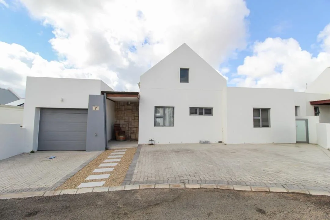 2 Bedroom House for sale in Welgedaan Estate