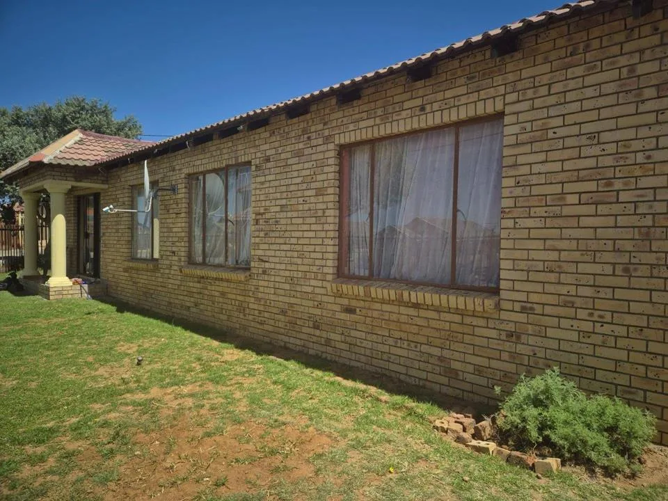 4 Bedroom House for sale in Mangaung