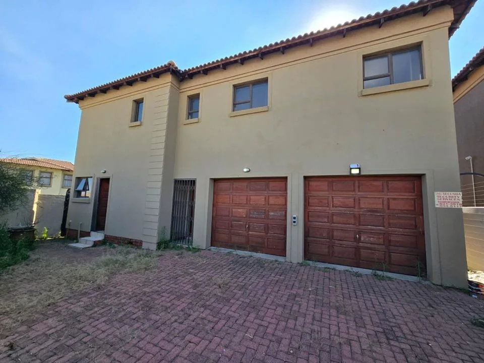 3 Bedroom Townhouse to rent in Secunda