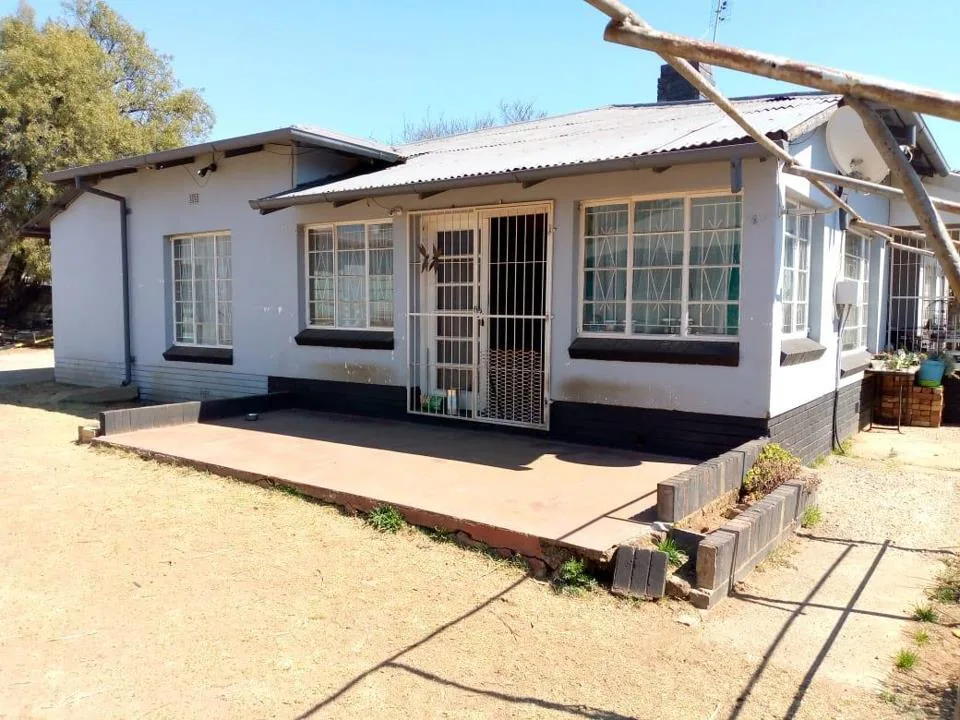 3 Bedroom House for sale in Songloed