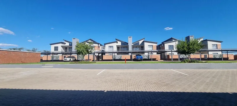 3 Bedroom Apartment in El Toro Park
