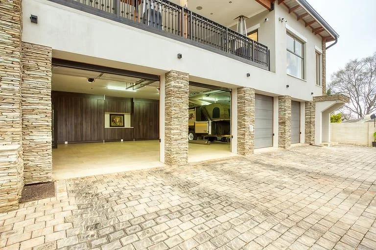 6 Bedroom House in Louis Trichardt
