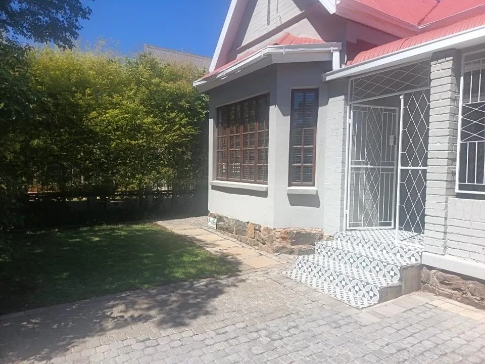 3 Bedroom House for sale in Memorial Road Area