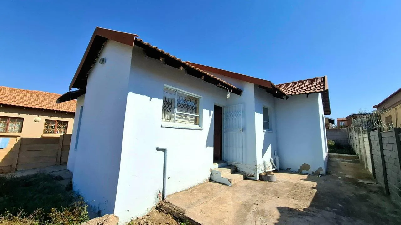 3 Bedroom House for sale in Emdo Park