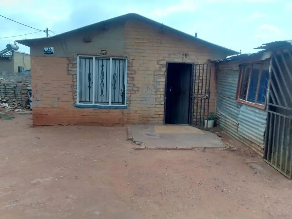 House for sale in Tshepisong