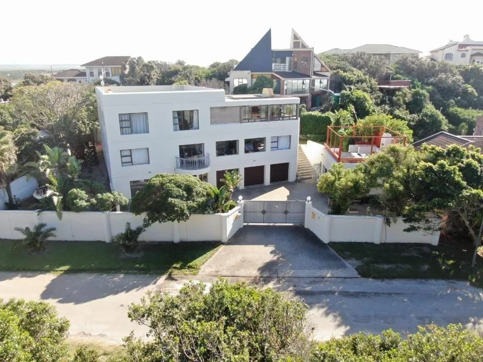 3 Bedroom Apartment / flat to rent in Paradise Beach