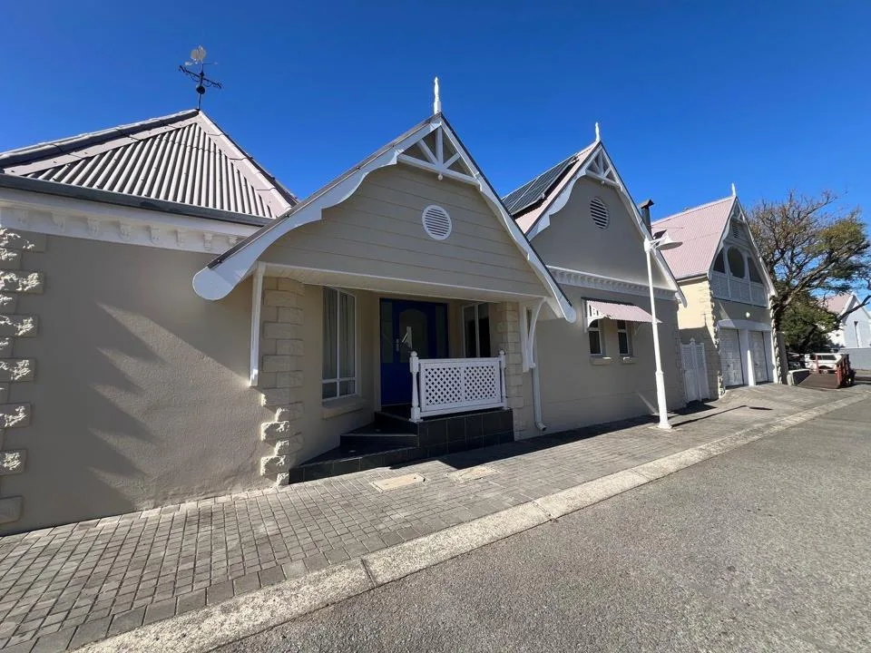 4 Bedroom House for sale in Selborne